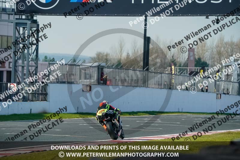 donington no limits trackday;donington park photographs;donington trackday photographs;no limits trackdays;peter wileman photography;trackday digital images;trackday photos